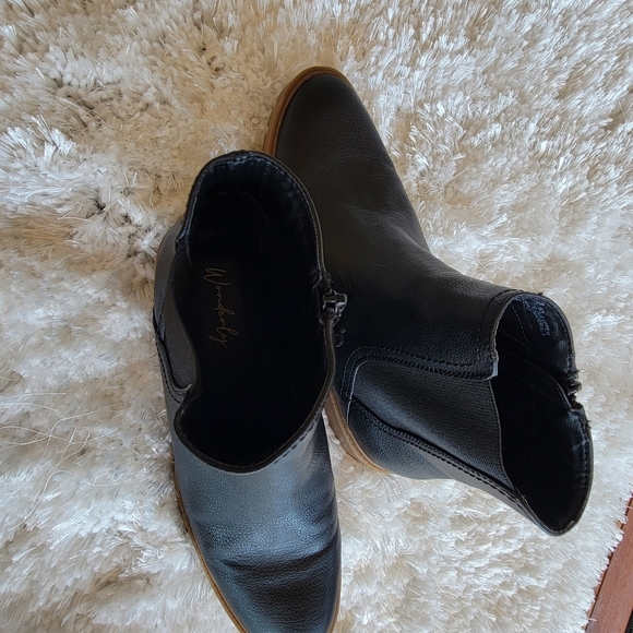 Black Leather Ankle Boots with Elastic Panels - Picture 6 of 9